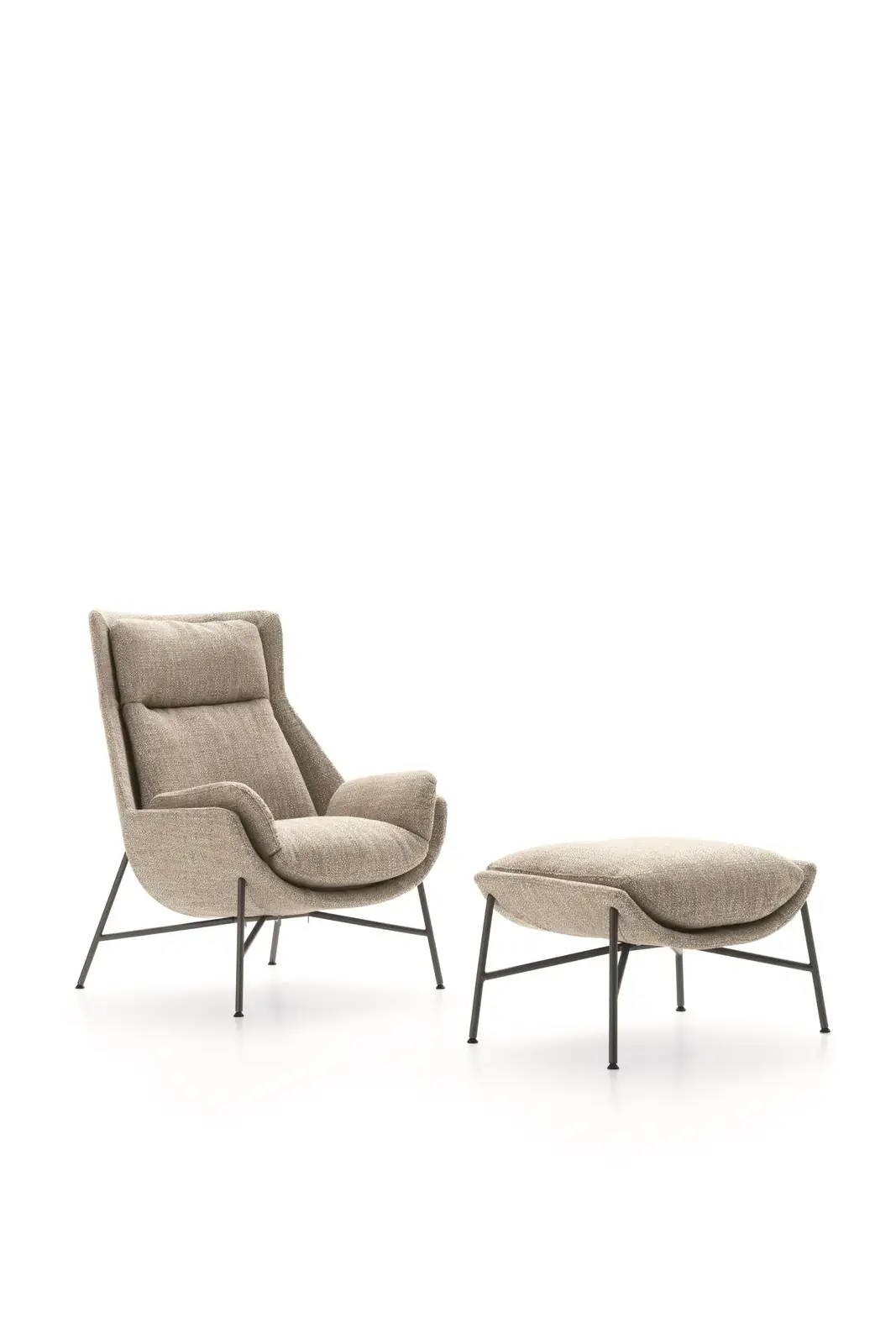 Sessel Beetle mit passendem Fußhocker und filigranem Metallgestell