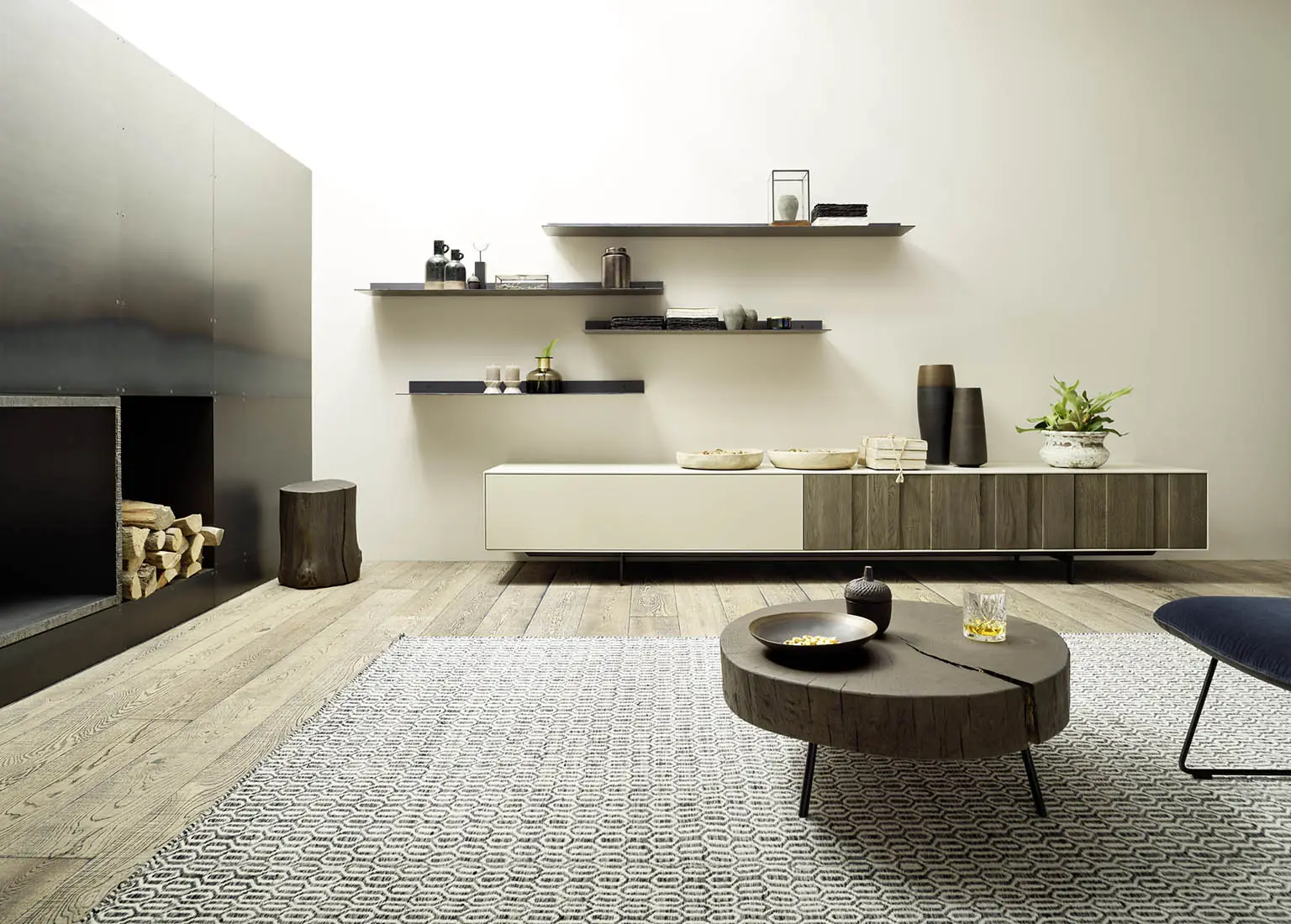 Wohnzimmer mit schwebendem Lowboard, offenen Wandregalen und dunklen Couchtischen